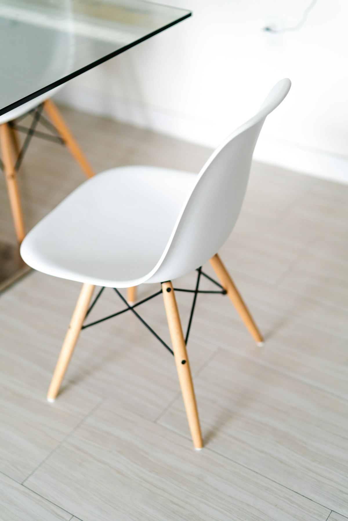Modern Molded Dining Chair