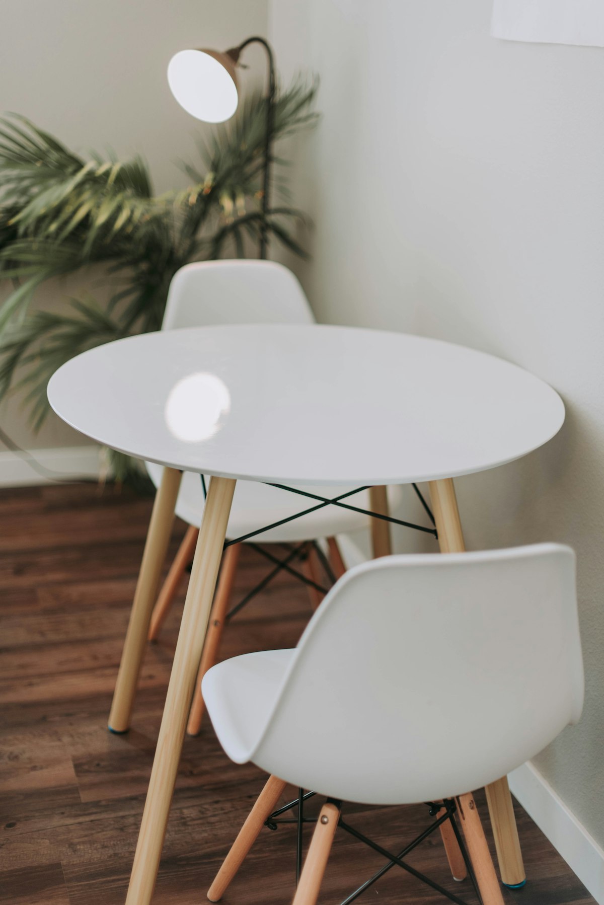 Round Minimalist Dining Table Set